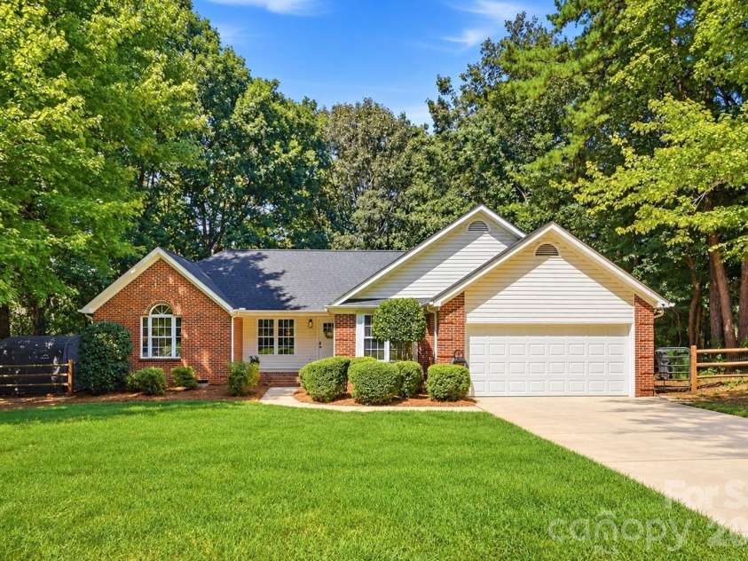 13800 Woody Point Road, Charlotte, NC 28278.  MLS# CAR4420701, YatesRealty ID 49785. 