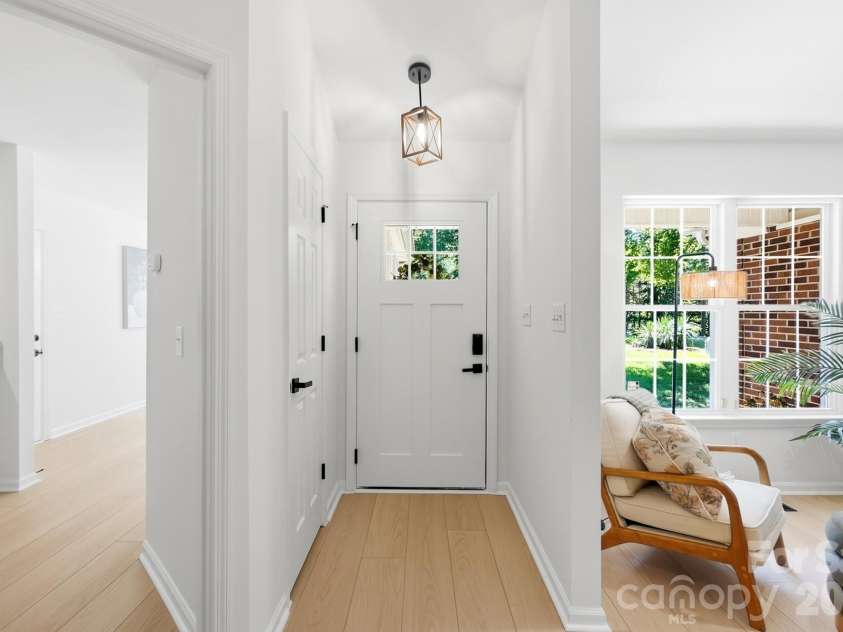 13800 Woody Point Road, Charlotte, NC 28278.  MLS# CAR4420701, YatesRealty ID 49785. 