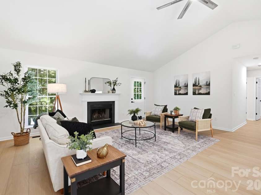 13800 Woody Point Road, Charlotte, NC 28278.  MLS# CAR4420701, YatesRealty ID 49785. 