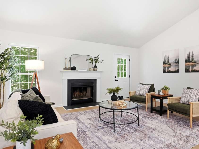 13800 Woody Point Road, Charlotte, NC 28278.  MLS# CAR4420701, YatesRealty ID 49785. 