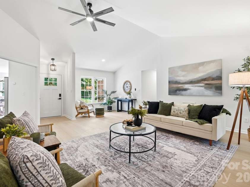 13800 Woody Point Road, Charlotte, NC 28278.  MLS# CAR4420701, YatesRealty ID 49785. 