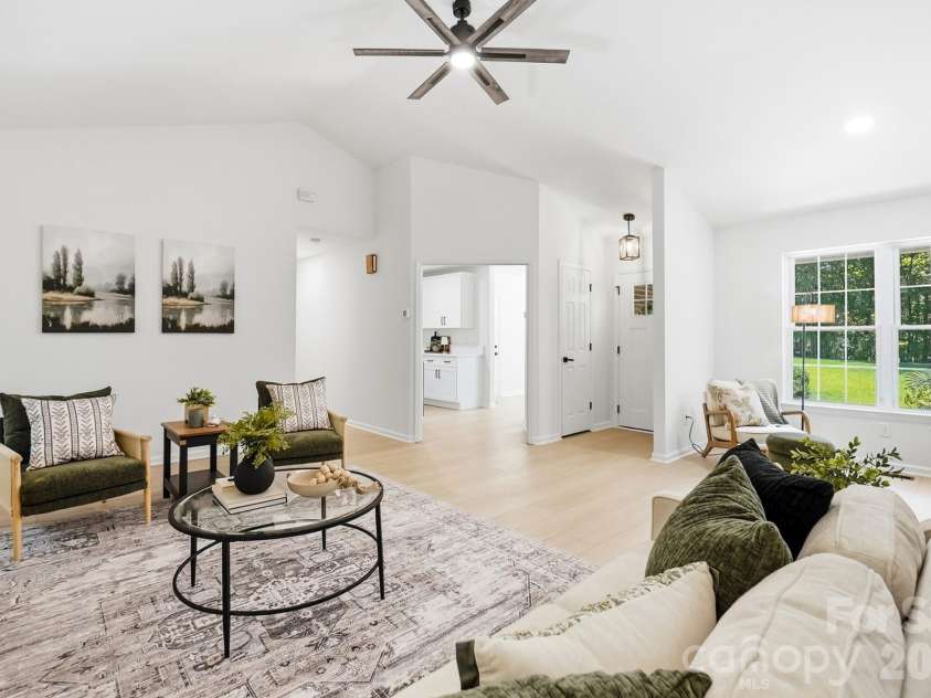 13800 Woody Point Road, Charlotte, NC 28278.  MLS# CAR4420701, YatesRealty ID 49785. 