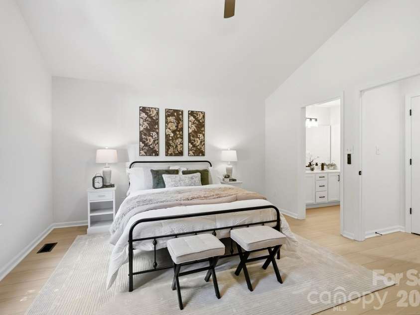13800 Woody Point Road, Charlotte, NC 28278.  MLS# CAR4420701, YatesRealty ID 49785. 