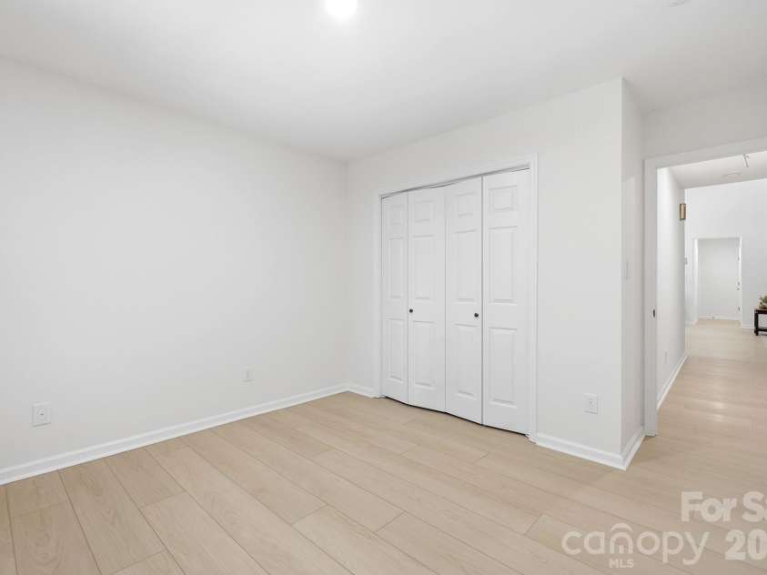 13800 Woody Point Road, Charlotte, NC 28278.  MLS# CAR4420701, YatesRealty ID 49785. 