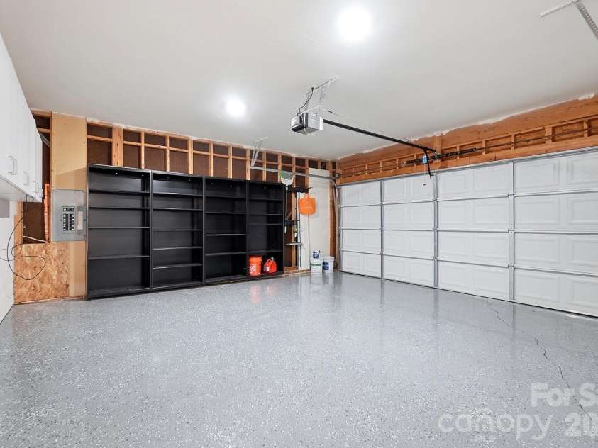 13800 Woody Point Road, Charlotte, NC 28278.  MLS# CAR4420701, YatesRealty ID 49785. 