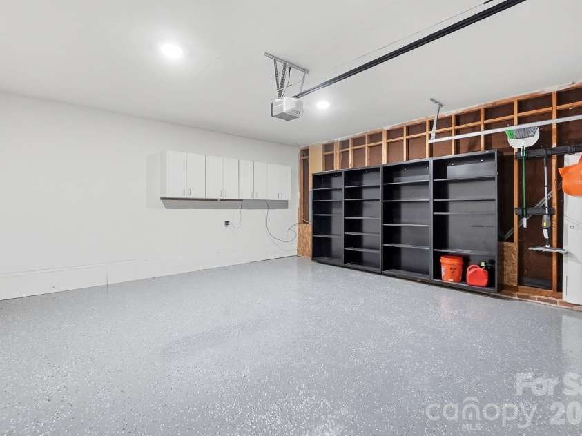 13800 Woody Point Road, Charlotte, NC 28278.  MLS# CAR4420701, YatesRealty ID 49785. 