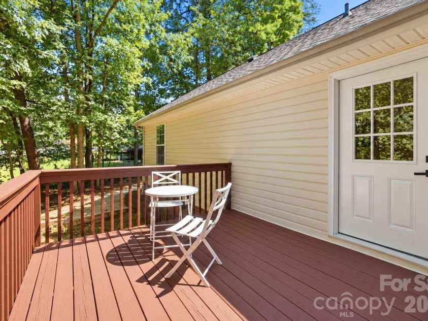 13800 Woody Point Road, Charlotte, NC 28278.  MLS# CAR4420701, YatesRealty ID 49785. 