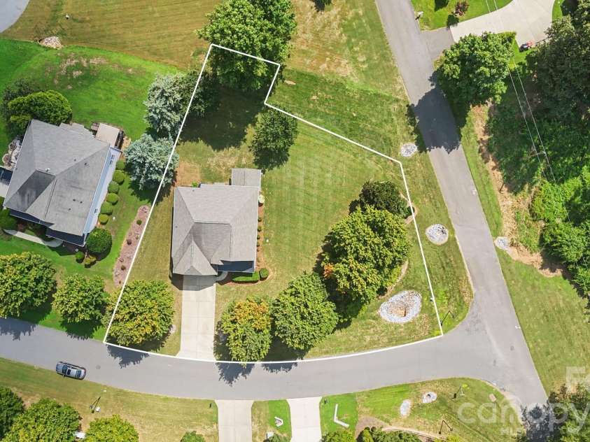 608 Cedar Trace Drive, Lake Wylie, SC 29710.  MLS# CAR4420650, YatesRealty ID 49787. 