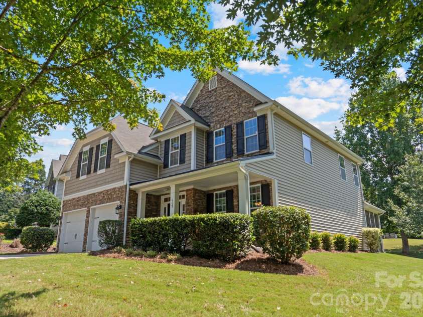 608 Cedar Trace Drive, Lake Wylie, SC 29710.  MLS# CAR4420650, YatesRealty ID 49787. 