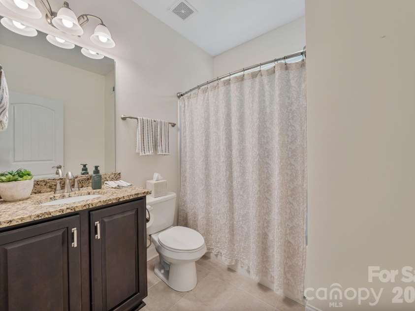 608 Cedar Trace Drive, Lake Wylie, SC 29710.  MLS# CAR4420650, YatesRealty ID 49787. Bathroom #1 DOWNSTAIRS