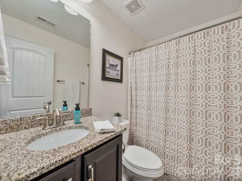 608 Cedar Trace Drive, Lake Wylie, SC 29710.  MLS# CAR4420650, YatesRealty ID 49787. Bathroom #3