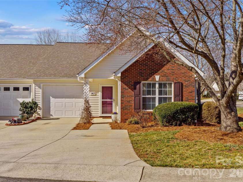143 Ashwood Lane, Mooresville, NC 28117.  MLS# CAR4349646, YatesRealty ID 4979. Corner lot 
