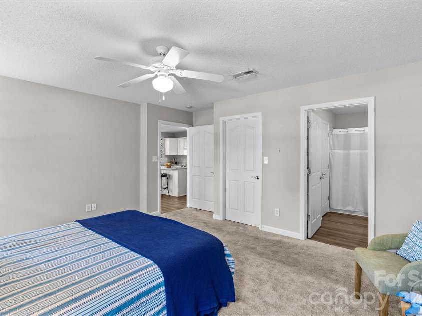 143 Ashwood Lane, Mooresville, NC 28117.  MLS# CAR4349646, YatesRealty ID 4979. Primary with en suite bath and walk in closet