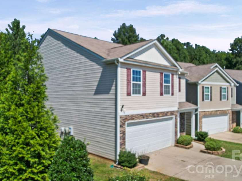 4104 Long Arrow Drive, Concord, NC 28025.  MLS# CAR4420613, YatesRealty ID 49790. And another one.