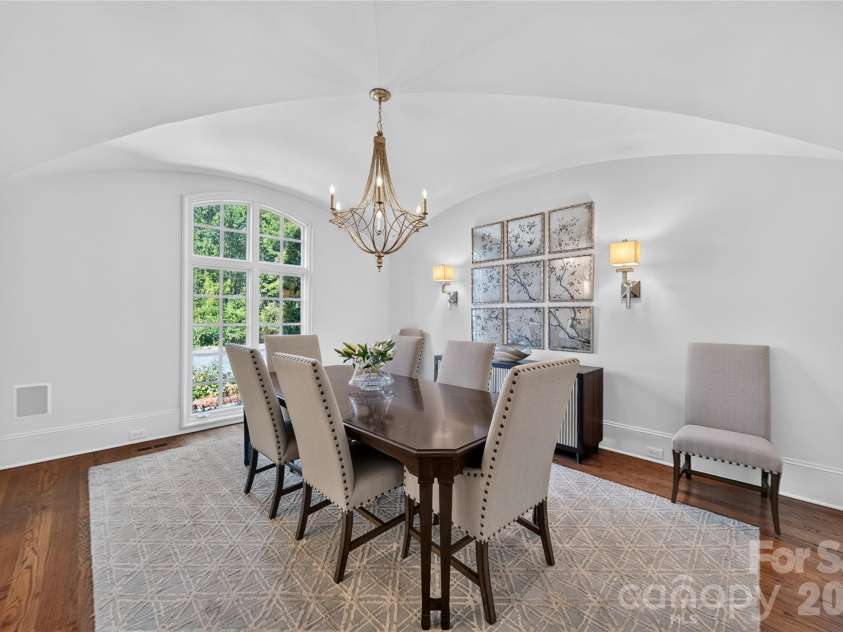 229 Wrenwood Lane, Charlotte, NC 28211.  MLS# CAR4420649, YatesRealty ID 49792. Dining Room