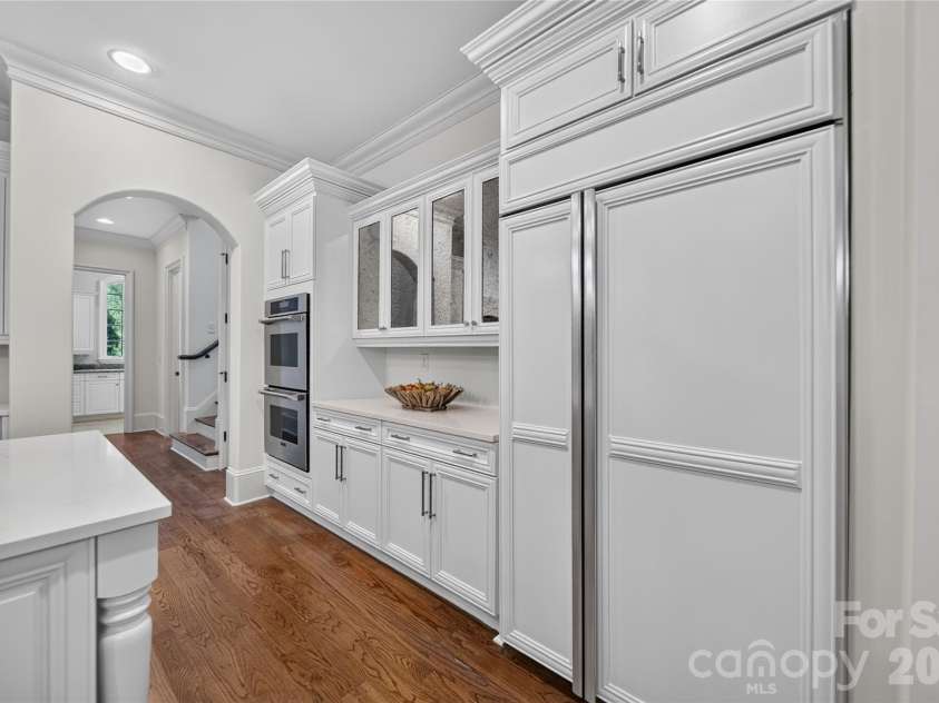 229 Wrenwood Lane, Charlotte, NC 28211.  MLS# CAR4420649, YatesRealty ID 49792. Kitchen