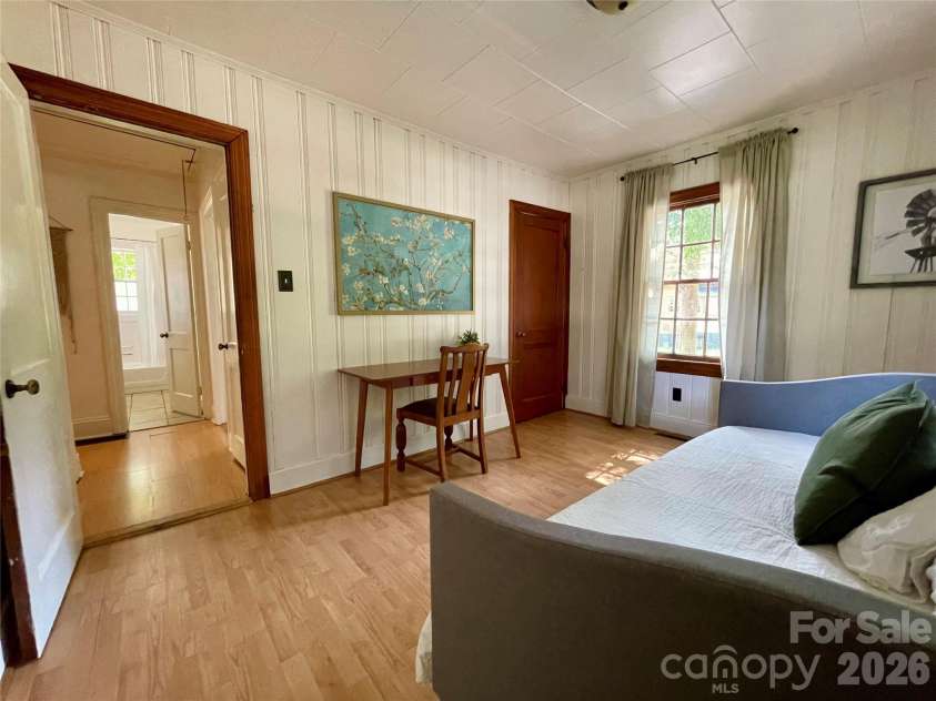 652 Davie Avenue, Statesville, NC 28677.  MLS# CAR4420445, YatesRealty ID 49794. 