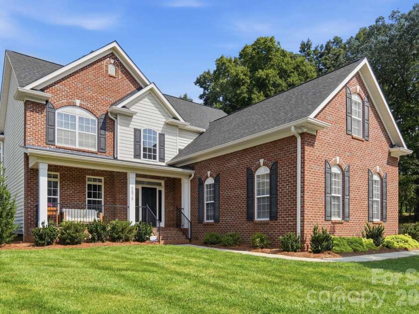 5875 Tipperary Drive, Denver, NC 28037.  MLS# CAR4420073, YatesRealty ID 49797. 
