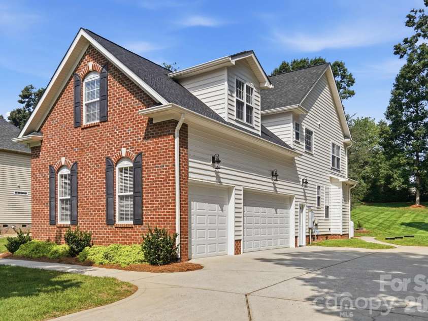 5875 Tipperary Drive, Denver, NC 28037.  MLS# CAR4420073, YatesRealty ID 49797. 