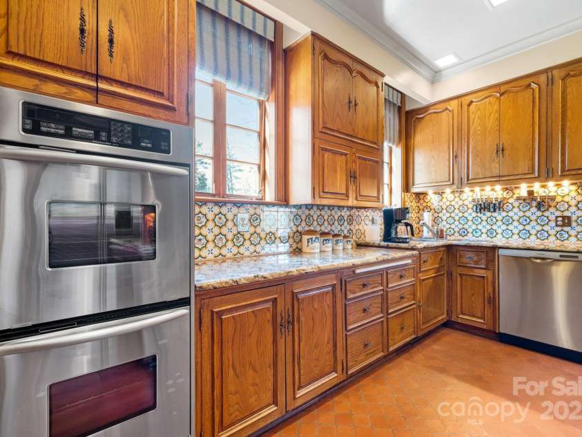 135 Claron Place, Lenoir, NC 28645.  MLS# CAR4213212, YatesRealty ID 498. Double Ovens Rarely Used,Lots of Storage & Counter Space