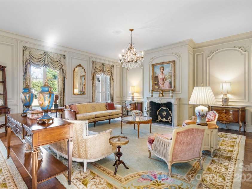 135 Claron Place, Lenoir, NC 28645.  MLS# CAR4213212, YatesRealty ID 498. Large Living/Entertaining Area w/HW Flrs & Large Windows