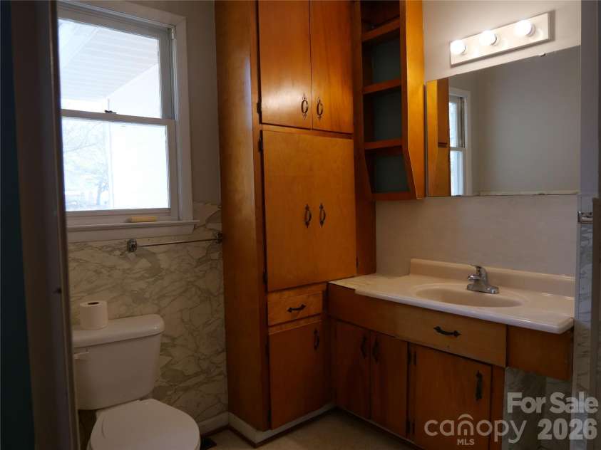220 Russell Street, Troy, NC 27371.  MLS# CAR4357867, YatesRealty ID 4980. Primary bath. 