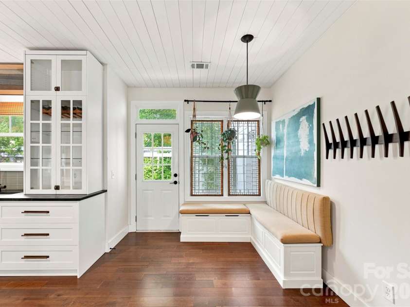 14100 Garden District Row, Huntersville, NC 28078.  MLS# CAR4420231, YatesRealty ID 49800. Built-in breakfast nook with additional storage
