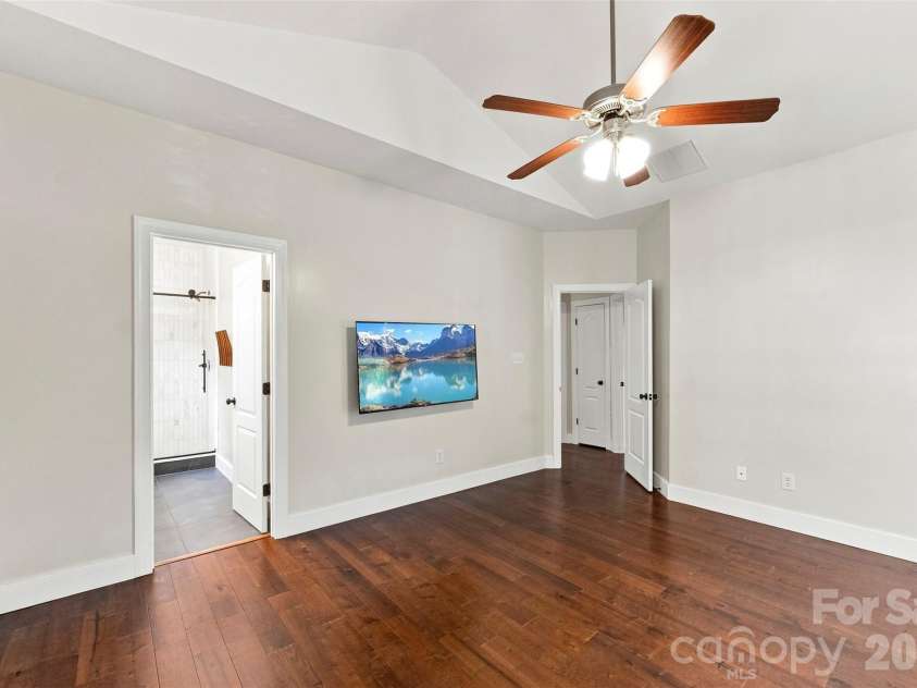 14100 Garden District Row, Huntersville, NC 28078.  MLS# CAR4420231, YatesRealty ID 49800. Primary suite with ensuite bath