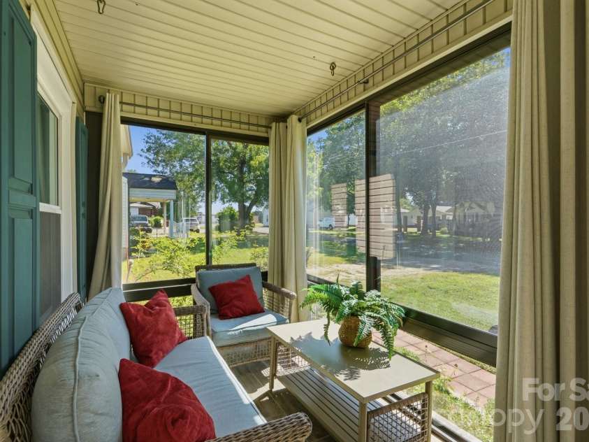605 Peach Street, Kannapolis, NC 28083.  MLS# CAR4419571, YatesRealty ID 49801. 