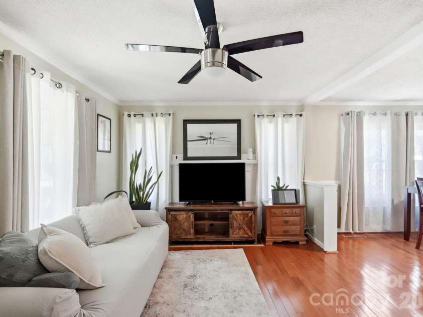 605 Peach Street, Kannapolis, NC 28083.  MLS# CAR4419571, YatesRealty ID 49801. 