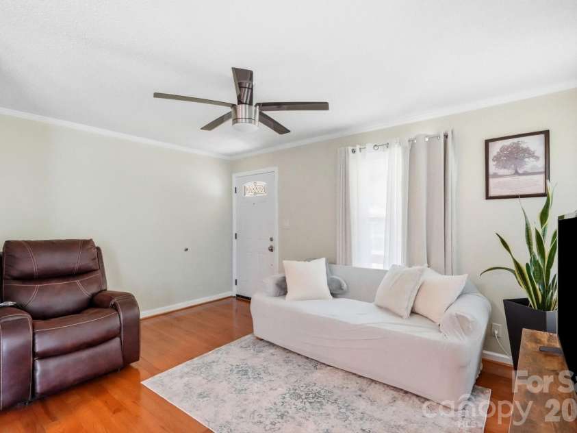 605 Peach Street, Kannapolis, NC 28083.  MLS# CAR4419571, YatesRealty ID 49801. 