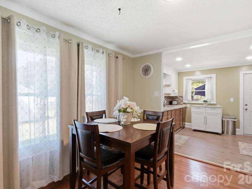 605 Peach Street, Kannapolis, NC 28083.  MLS# CAR4419571, YatesRealty ID 49801. 