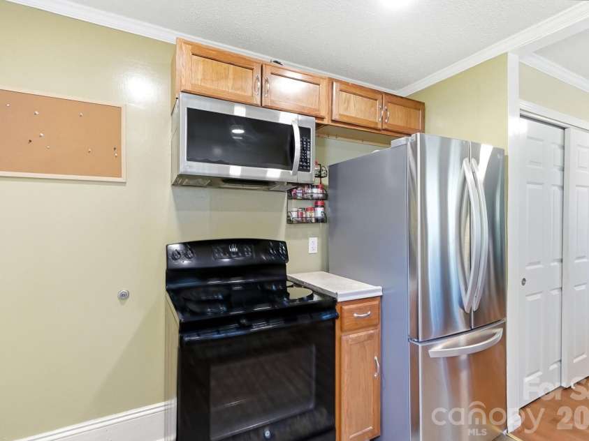 605 Peach Street, Kannapolis, NC 28083.  MLS# CAR4419571, YatesRealty ID 49801. 