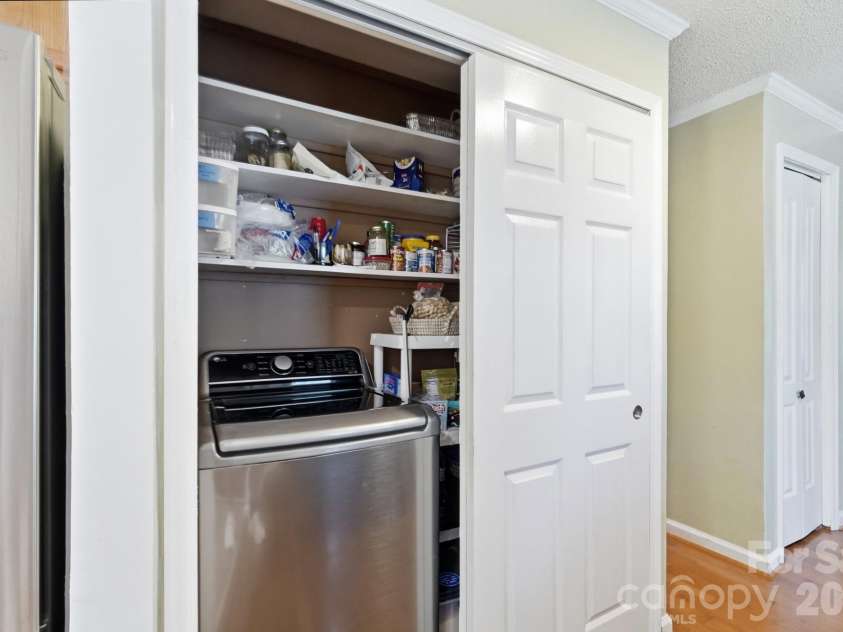 605 Peach Street, Kannapolis, NC 28083.  MLS# CAR4419571, YatesRealty ID 49801. 