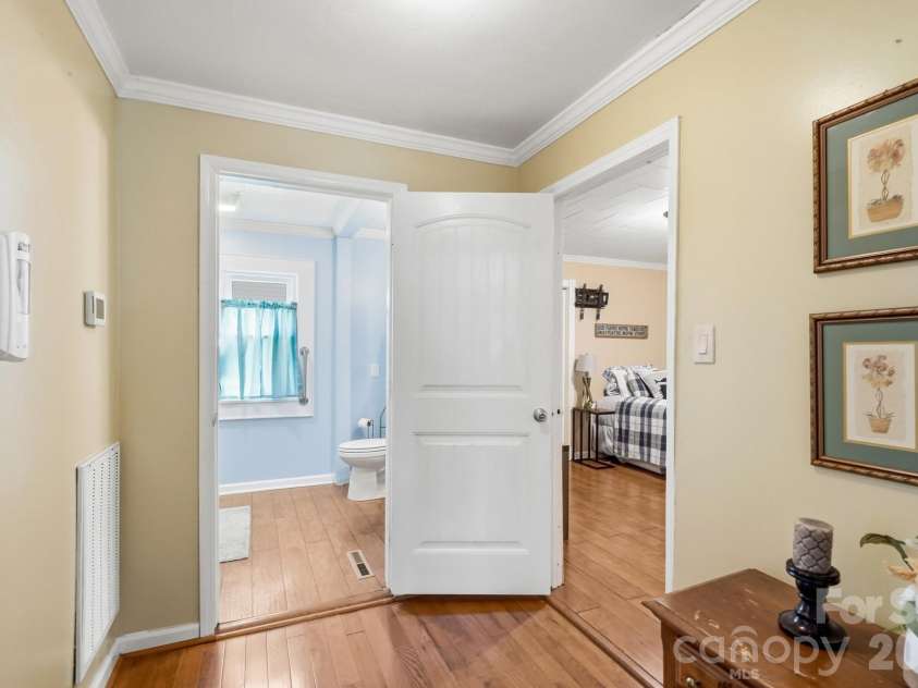 605 Peach Street, Kannapolis, NC 28083.  MLS# CAR4419571, YatesRealty ID 49801. 