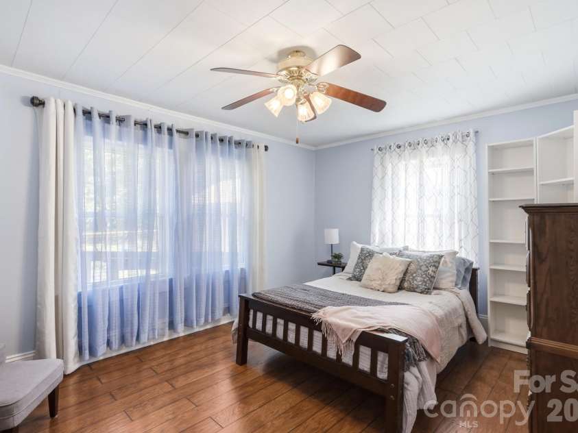 605 Peach Street, Kannapolis, NC 28083.  MLS# CAR4419571, YatesRealty ID 49801. 