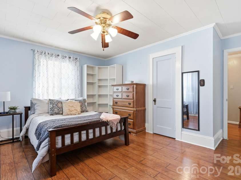 605 Peach Street, Kannapolis, NC 28083.  MLS# CAR4419571, YatesRealty ID 49801. 