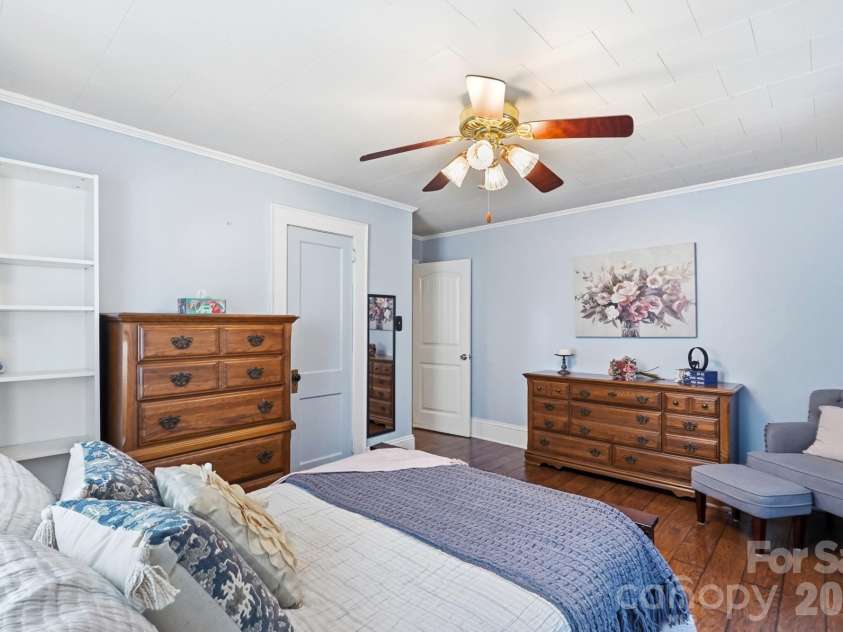 605 Peach Street, Kannapolis, NC 28083.  MLS# CAR4419571, YatesRealty ID 49801. 