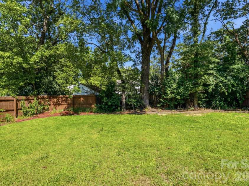 605 Peach Street, Kannapolis, NC 28083.  MLS# CAR4419571, YatesRealty ID 49801. 