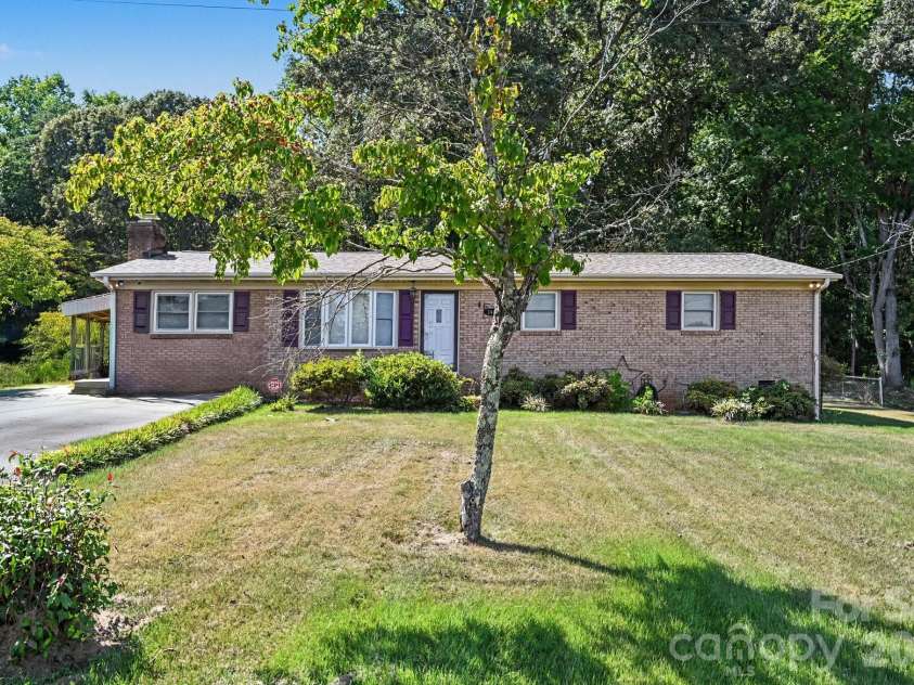 141 Howie Street, Mount Holly, NC 28120.  MLS# CAR4419633, YatesRealty ID 49803. 