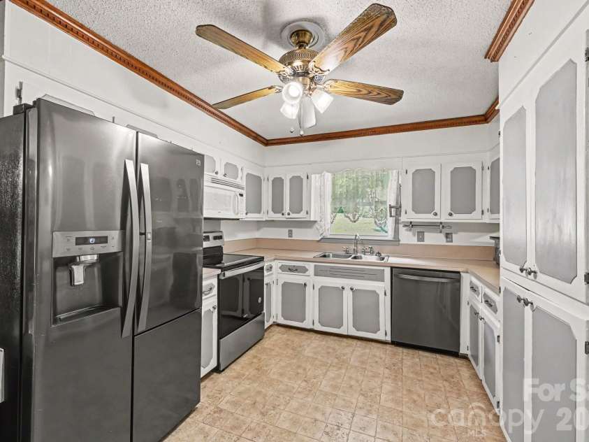 141 Howie Street, Mount Holly, NC 28120.  MLS# CAR4419633, YatesRealty ID 49803. 