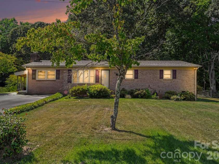 141 Howie Street, Mount Holly, NC 28120.  MLS# CAR4419633, YatesRealty ID 49803. 