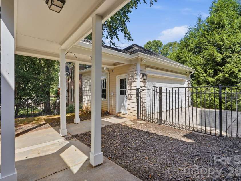 7130 Prescott Pond Lane, Charlotte, NC 28270.  MLS# CAR4419460, YatesRealty ID 49805. 