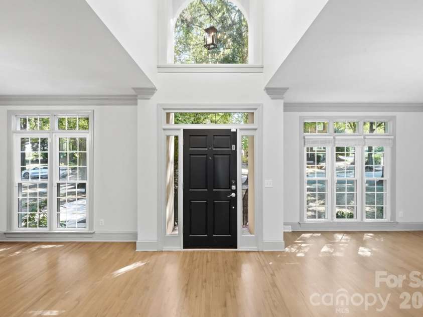 7130 Prescott Pond Lane, Charlotte, NC 28270.  MLS# CAR4419460, YatesRealty ID 49805. Foyer