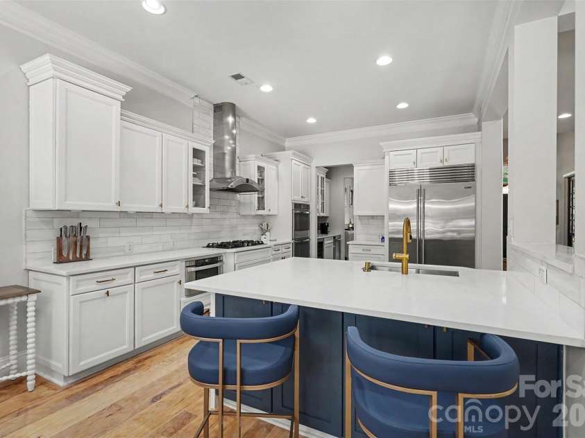 15304 Wyndham Oaks Drive, Charlotte, NC 28277.  MLS# CAR4419486, YatesRealty ID 49806. Kitchen