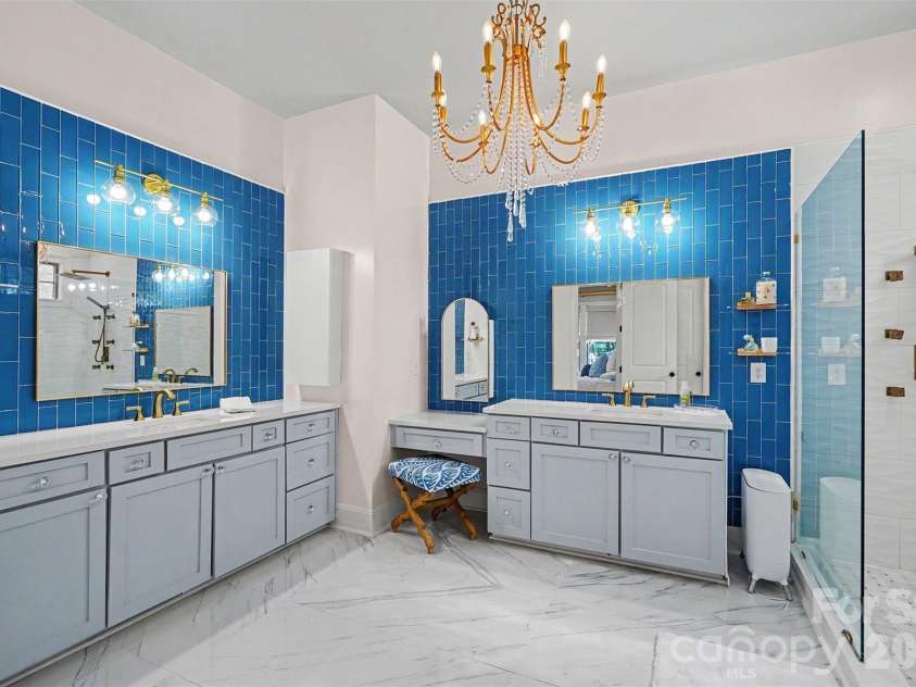 15304 Wyndham Oaks Drive, Charlotte, NC 28277.  MLS# CAR4419486, YatesRealty ID 49806. Primary Bath