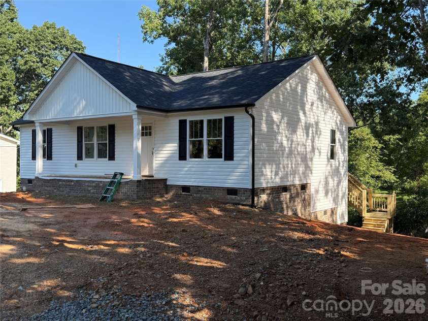 1245 Wendover Avenue, Albemarle, NC 28001.  MLS# CAR4418095, YatesRealty ID 49809. 