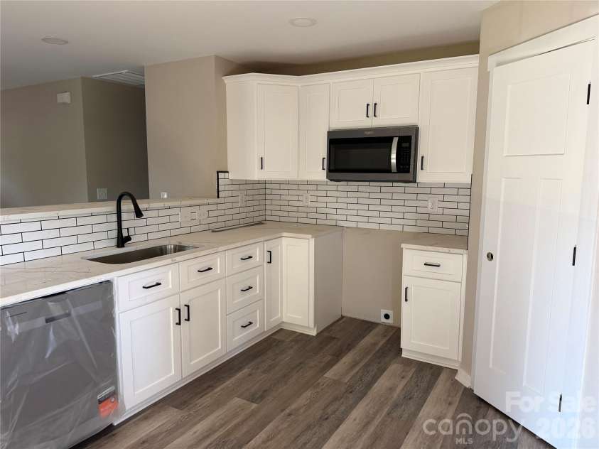 1245 Wendover Avenue, Albemarle, NC 28001.  MLS# CAR4418095, YatesRealty ID 49809. Kitchen