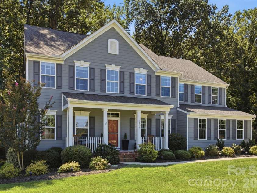 1009 Brookmeade Drive, Waxhaw, NC 28173.  MLS# CAR4418227, YatesRealty ID 49812. 