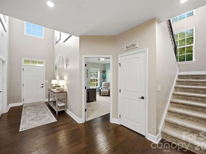 1009 Brookmeade Drive, Waxhaw, NC 28173.  MLS# CAR4418227, YatesRealty ID 49812. 